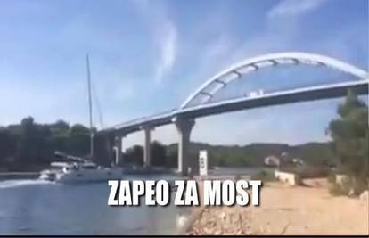 Katamaran jarbolom zapeo za most između Pašmana i Ugljana 