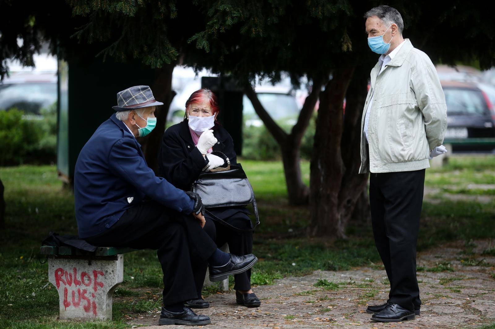 Sarajevo: Starijima od 65 godina dozvoljen izlazak tri dana u tjednu od 9-13 sati