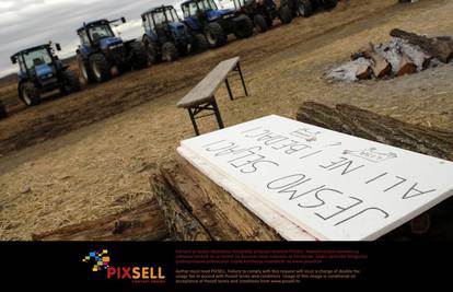Otišli i traktori ispred Dukata: Povlačimo se podignute glave