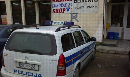 Policajci parkirali gdje ne smiju pa otišli na piće