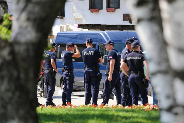 Policija u Novom Pazaru nakon obračuna navijača Novog Pazara i Jagiellonia Bialystoka