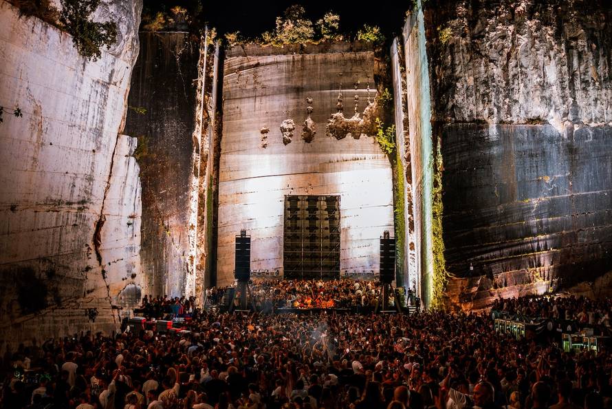 Black Coffee u pulskoj Areni