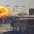 Horor u Zaporižju: Rusi napali stambenu zgrada projektilima, pogledajte trenutak udara...