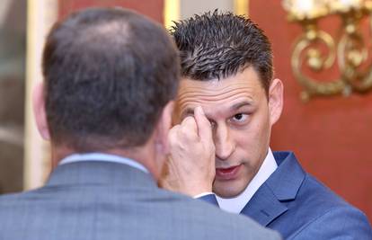 Petrov želi da se smire tenzije: "Znaju li oni s čime se igraju?"