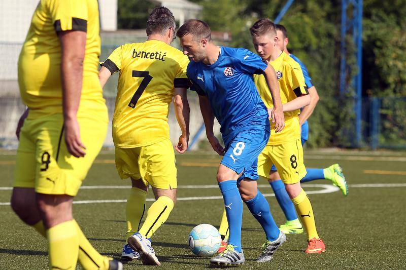 Dinamo predstavio dresove u utakmici protiv svojih navijača