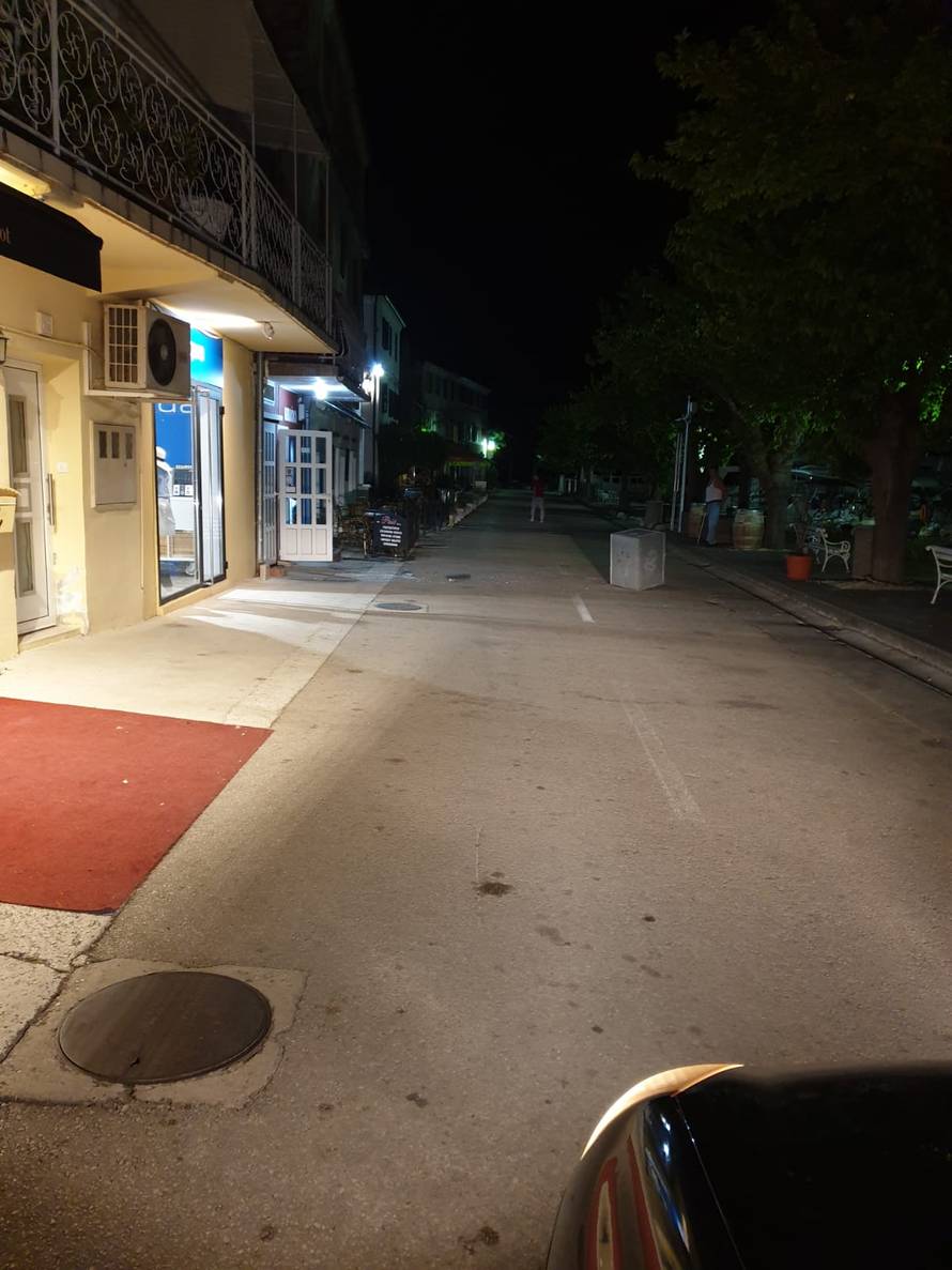 Htjeli opljačkati mjenjačnicu, ostavili sef s novcem na cesti