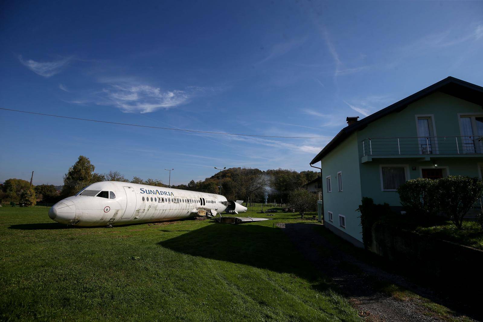 Parkirao avion u dvorištu: U njemu će priređivati zabave