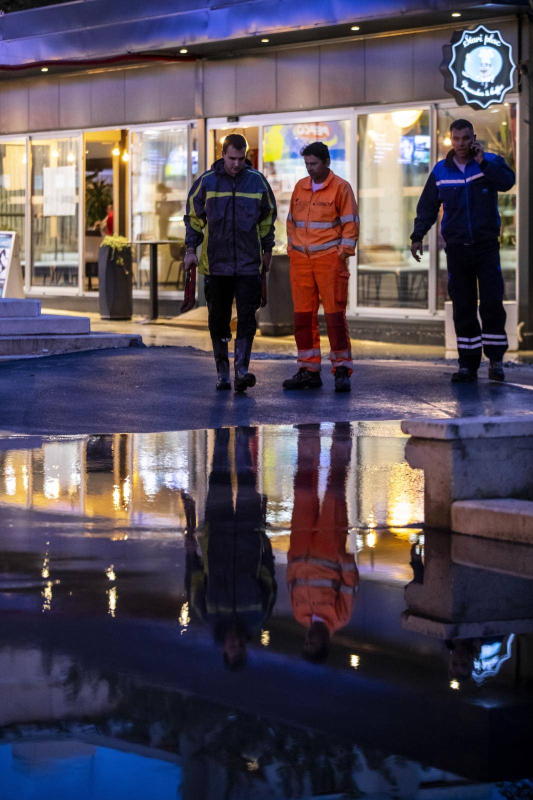 Split: Došlo do puknuća vodovodne cijevi u Ulici Ruđera Boškovića