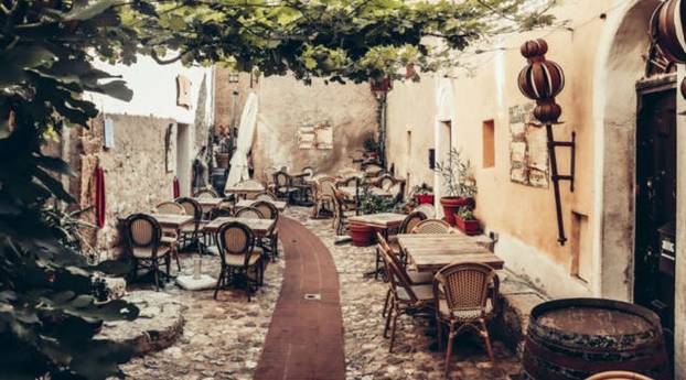 FOTO Ovo je 20 najljepših starih gradova u Europi, na listi je i neočekivani hrvatski biser