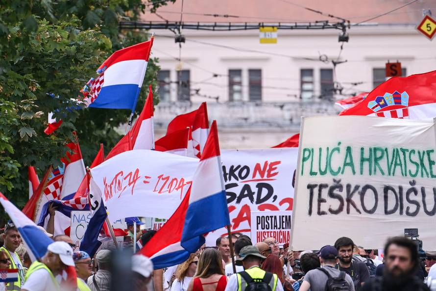 Zagreb: Okupljanje prosvjednika Hodaj za Liku, hodaj za Hrvatsku