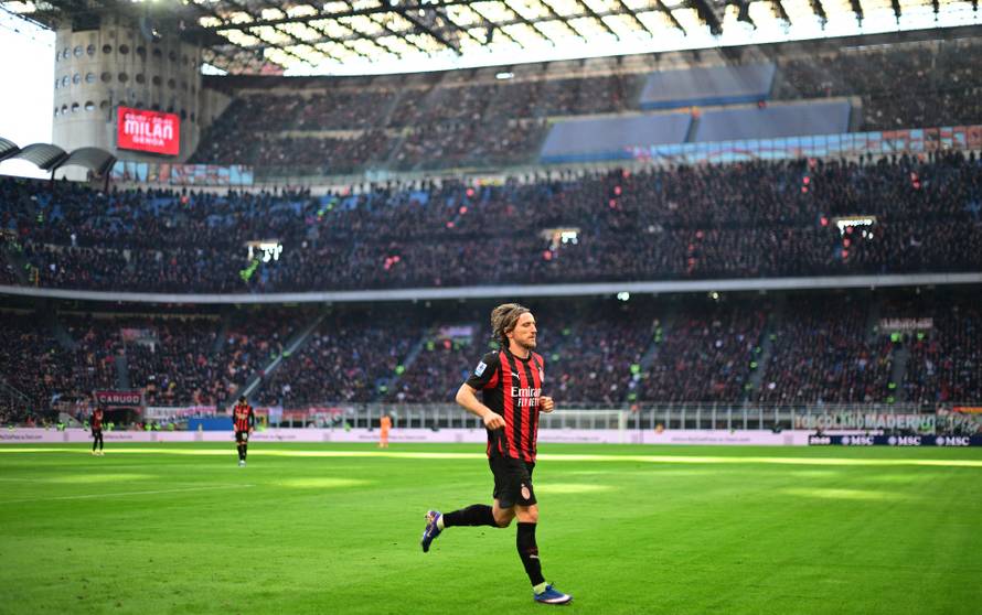 Serie A - AC Milan v Hellas Verona