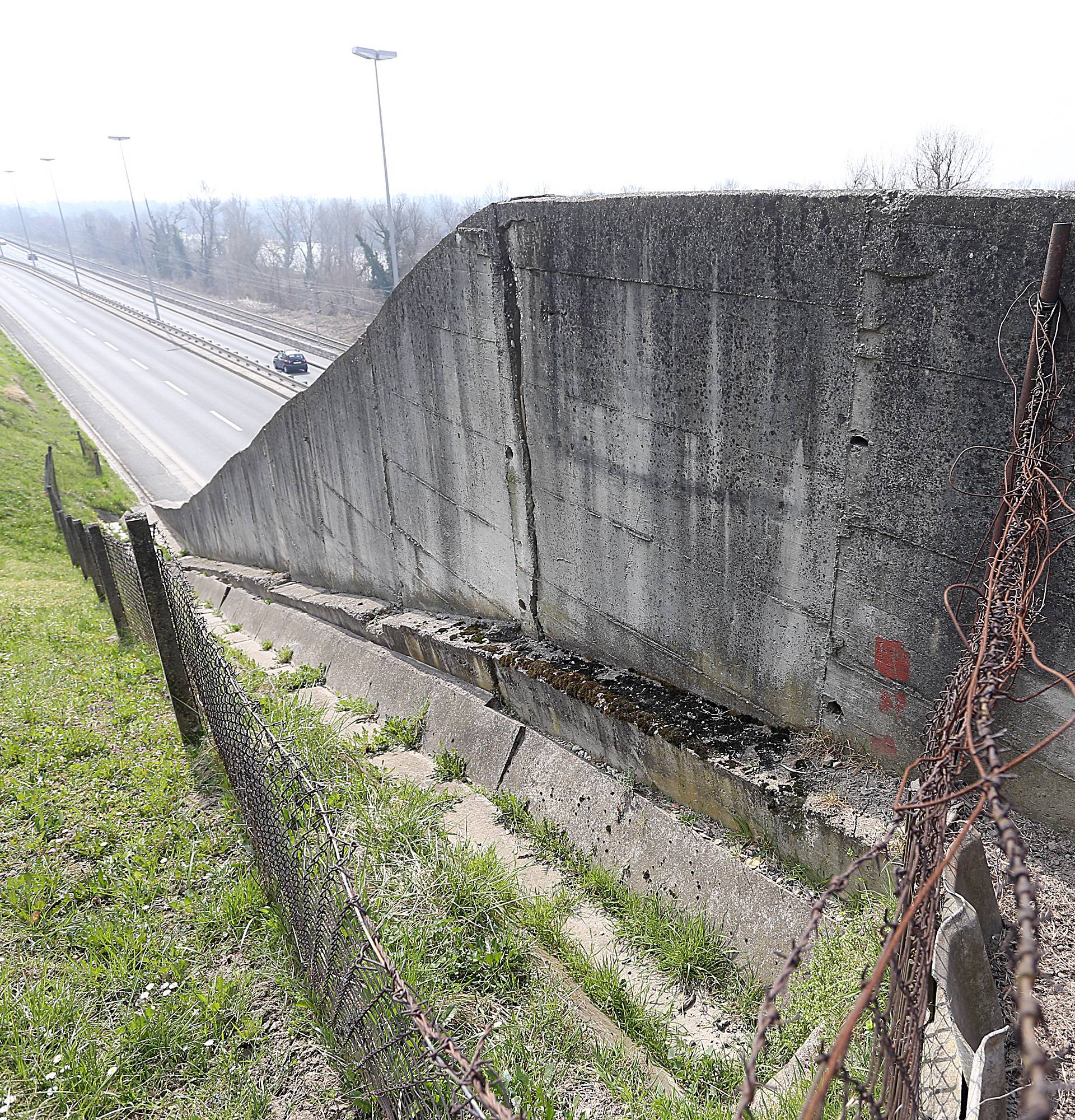 Zagreb: Aktiviralo se klizište, stariji stanar iseljen iz kuće