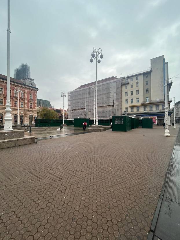 FOTO Ovo su adventske kućice na trgu, kako vam izgledaju?