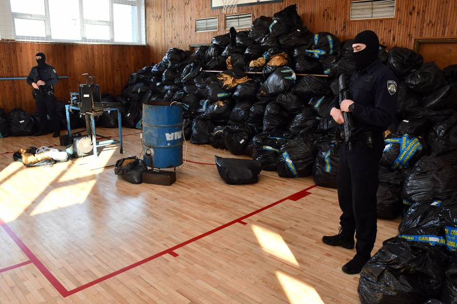 Požeška policija oduzela preko dvije tona duhana i 43.000 €!  A to im nije ni najveća zapljena