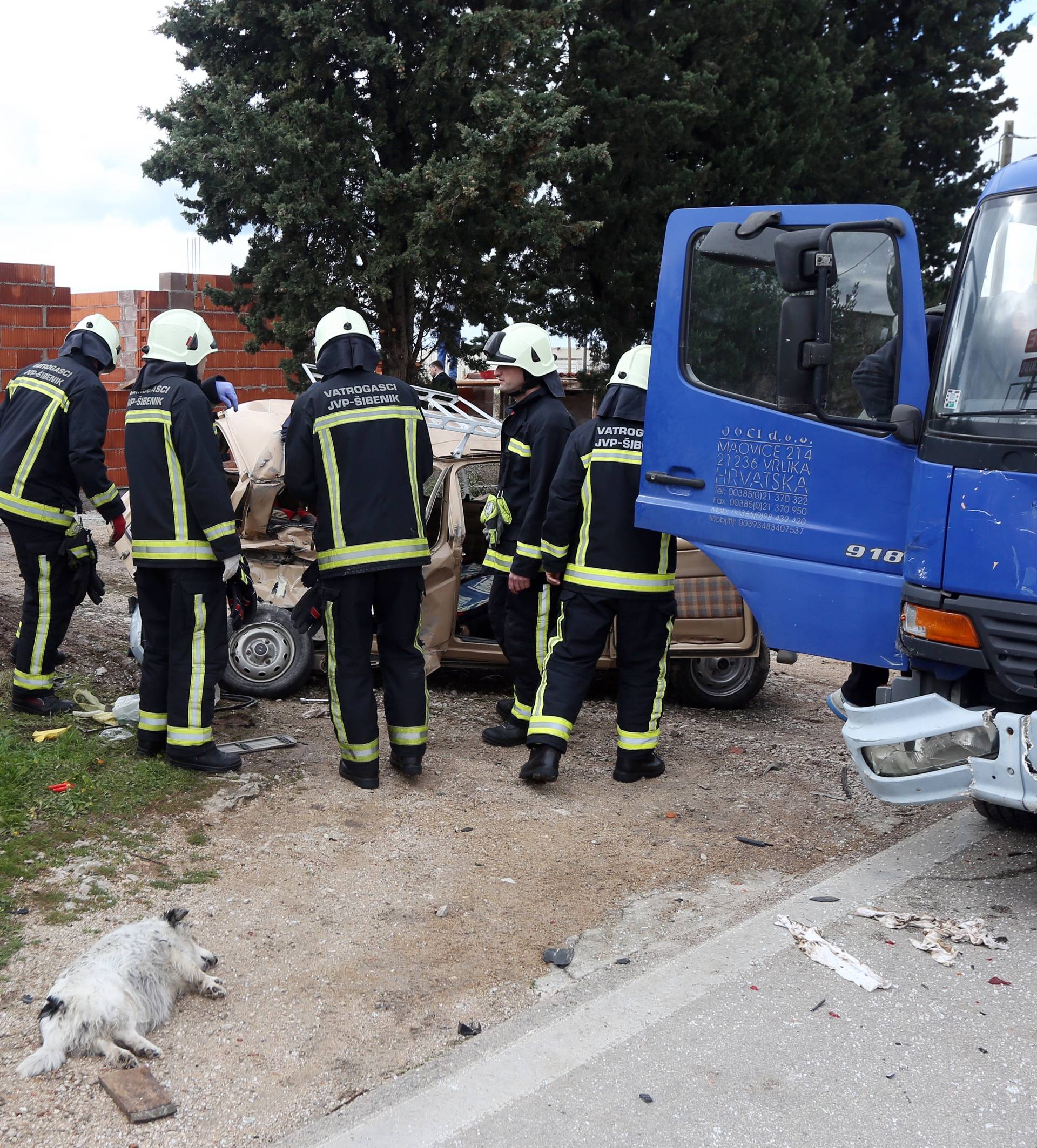 Velika brzina: Renaultom se zabio u kamion i sletio s ceste