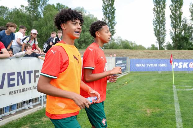 Sveti Martin na Muri: Ronaldova majka s partnerom nakon utakmice izgrlila unuka