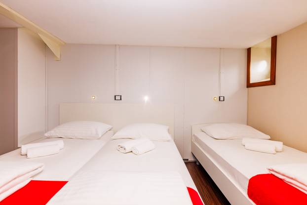 FOTO Zavirite u prvi brod-hotel u Hrvatskoj: Noćenje na ovom brodu u Rijeci ima posebnu čar