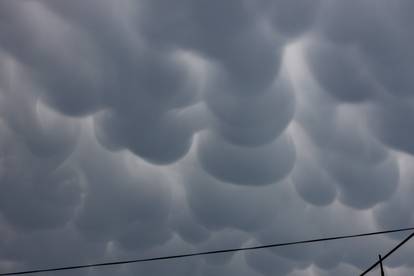 Mammatus oblaci nad Zadrom