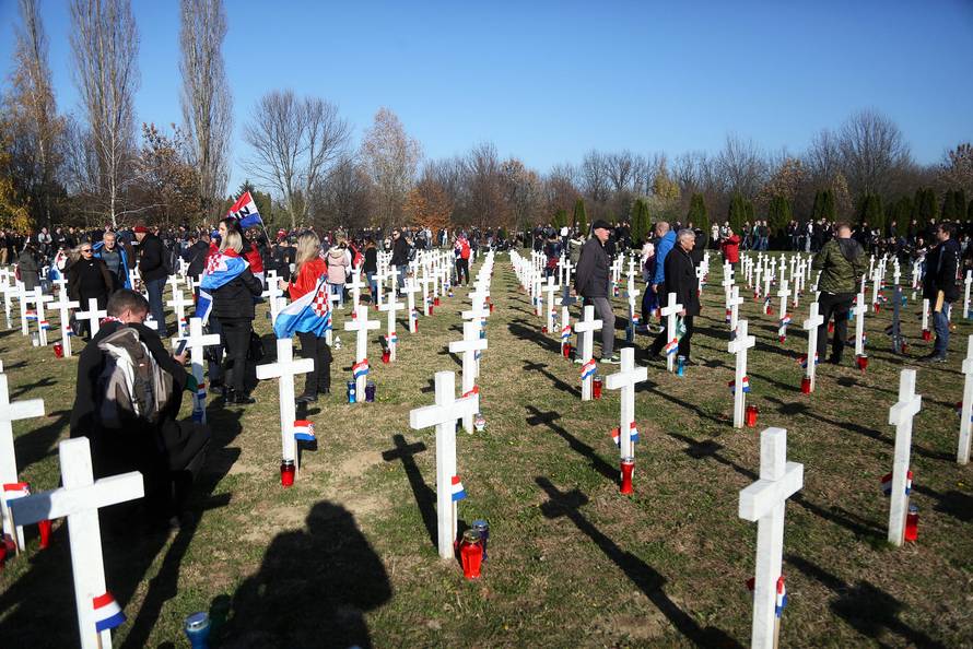 Hrvatska se danas u Vukovaru poklonila nevinim žrtvama