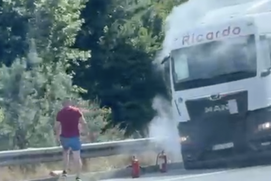 Po&zcaron;ar kamiona