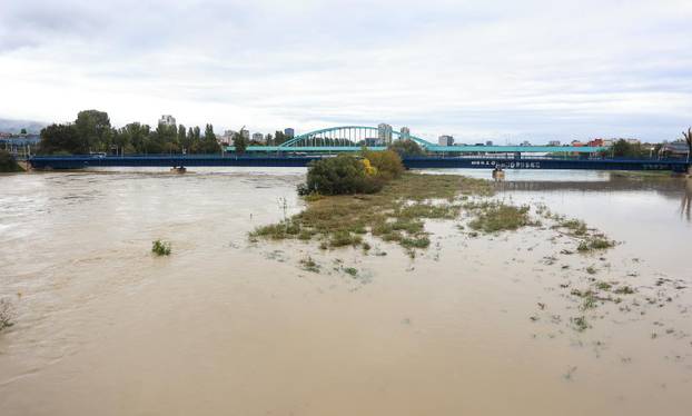 Sava se u Zagrebu izlila iz korita