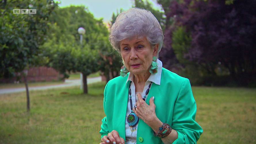 Uh, kakva epizoda slijedi! Jedan farmer kući šalje tri dame, a na tulumu će pasti vrući poljubac