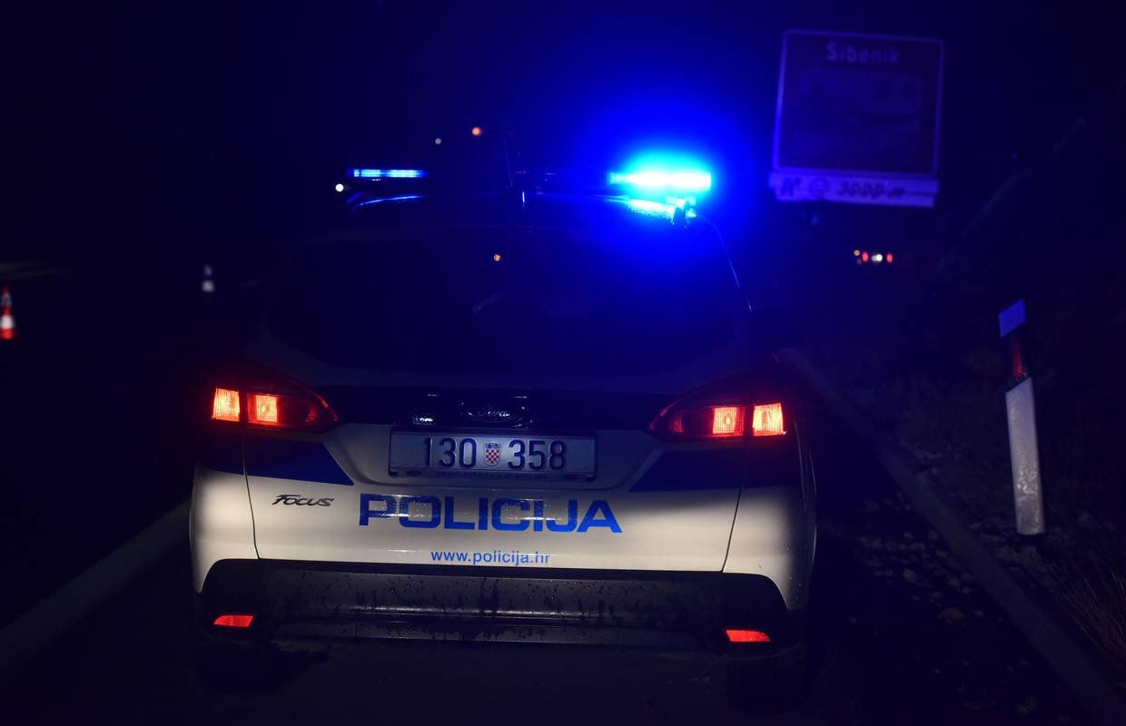 Prešla u suprotni smjer i zabila se u auto, dvoje ljudi ozlijeđeno