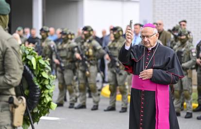 Križari s Kaptola idu u invaziju na nevjernike. A svima koji se usprotive, prijete paklom!