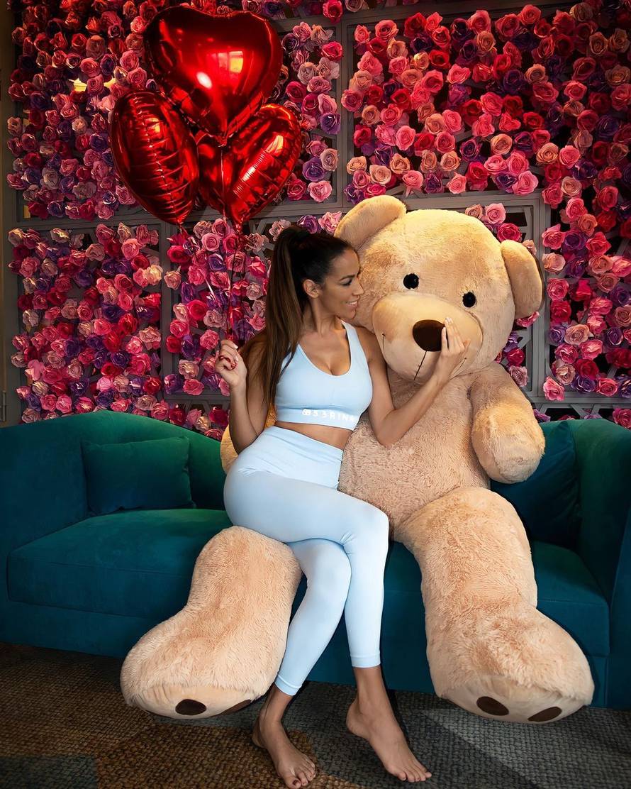 FOTO Slovenski premijer ljubi misicu Tinu Gaber? Gorljiva je veganka, a išli su i u Vatikan