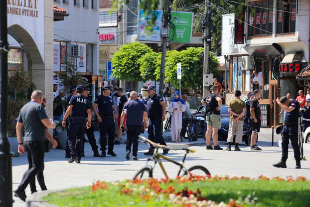 Policija u Novom Pazaru nakon obračuna navijača Novog Pazara i Jagiellonia Bialystoka