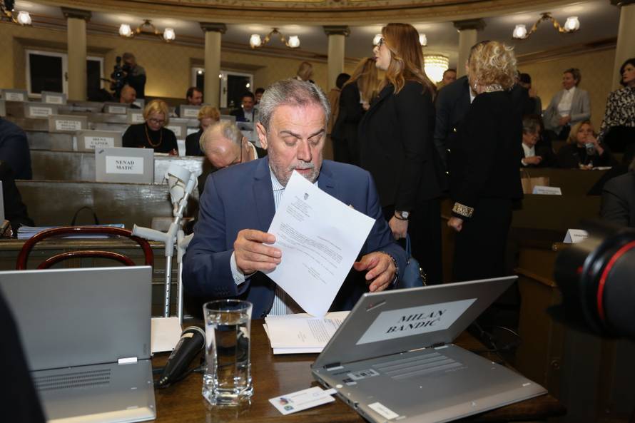 Bandiću je prošao proračun: 'Prodali su se za 1400 kuna'