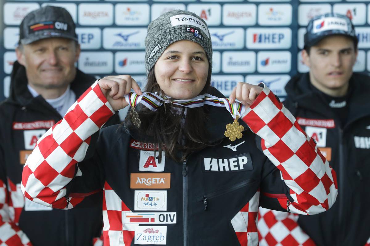 Ljutić: Nisam znala da sam prva skijašica s juniorskim zlatom. Janica mi je čestitala, sretna je