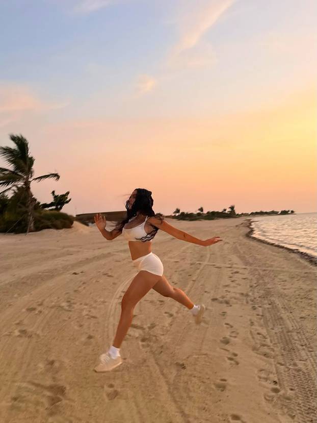 Prsten blistao, dekolte gorio: Ronaldova Georgina očarala na crvenom tepihu u Veneciji...