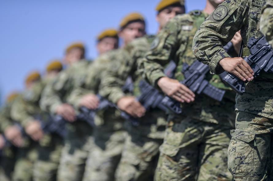 Velika Gorica: Uvježbavanje pješačkih postroja Hrvatske vojske za svečani vojni mimohod