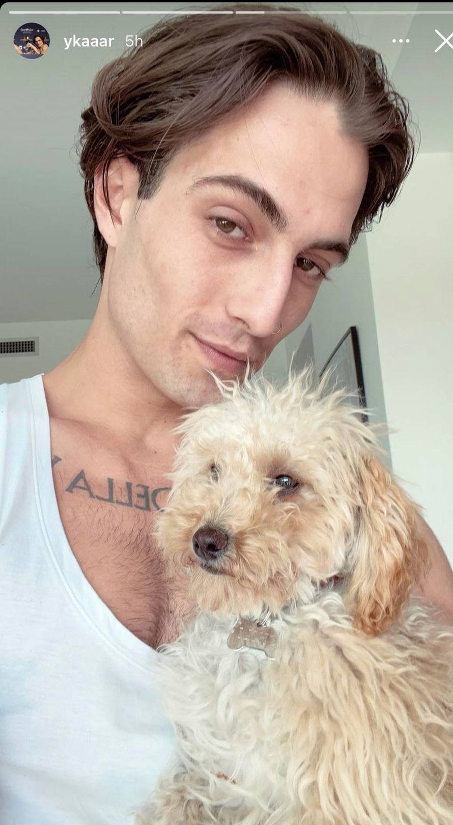 Damiano pozirao potpuno gol na Božić: Ispunio si mi sve želje'