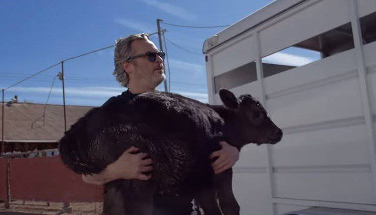 Nakon Oscara Phoenix spasio kravu i tele iz klaonice: 'Bravo'