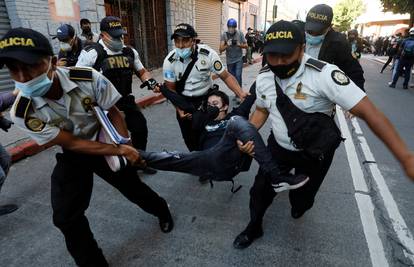 Izvanredno stanje u Gvatemali: Prosvjeduju protiv rudnika nikla, policiju gađaju kamenjem