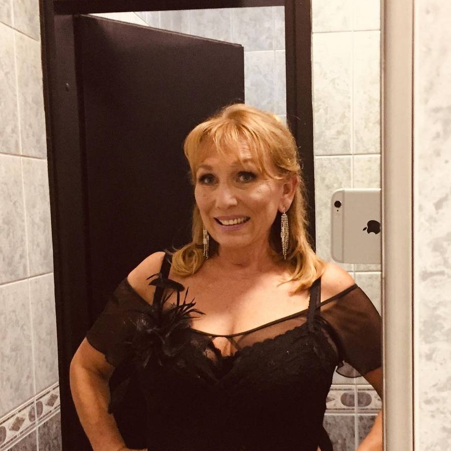 'Bila sam prva Čolićeva ljubav, posvetio mi je pjesmu. Dio mog srca rezerviran je za Zdravka'