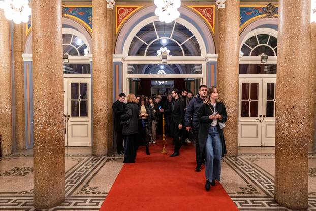 Split: Poznati na premijeri predstave "Požari"