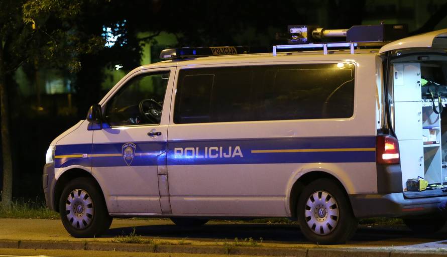 Mladić (29) u splitsku bolnicu došao s propucanom rukom