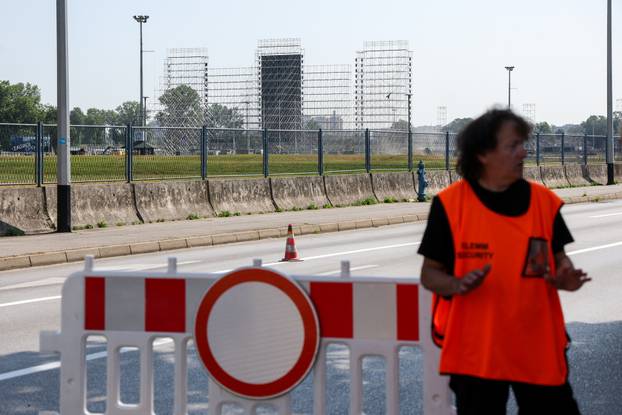 Zagreb: Privremeno je zatvoren promet oko Hipodroma zbog radova na pripremi pozornice za Thompsonov koncert