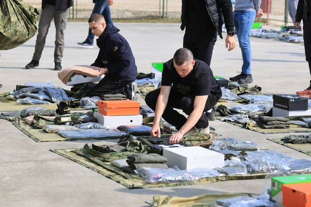 Ministar Anušić i general Kundid na prvom danu TVO-a na Slunju