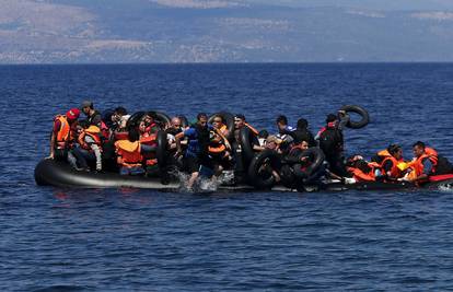 Pomorska misija UN-a: 'Pucat ćemo na krijumčare migranata'
