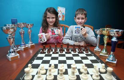 Lari (8) i Leonu (9) šah je najzanimljivija igra na svijetu