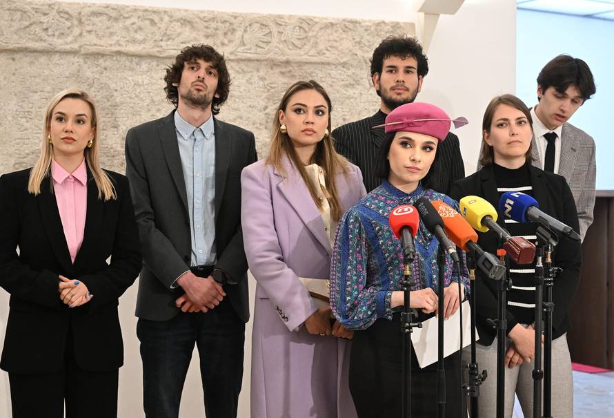 Zagreb: Influencerica Nina Skočak predala kandidacijsku listu za Europski parlament