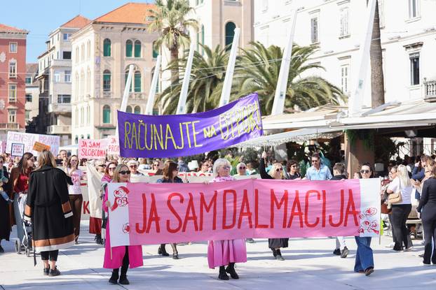 Split: Jubilarni 10. Marš za prava žena, u organizaciji udruge za ženska prava "Domine" i inicijative "Žene Splita"
