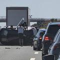 FOTO Dvoje ljudi ozlije&dstrok;eno na A1. Talijan se zabio u pokvareni auto pa zavr&scaron;io na boku...