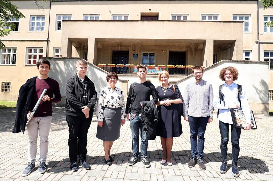 Maturanti: Izrađujemo orgulje i sviramo na njima, cajke su out