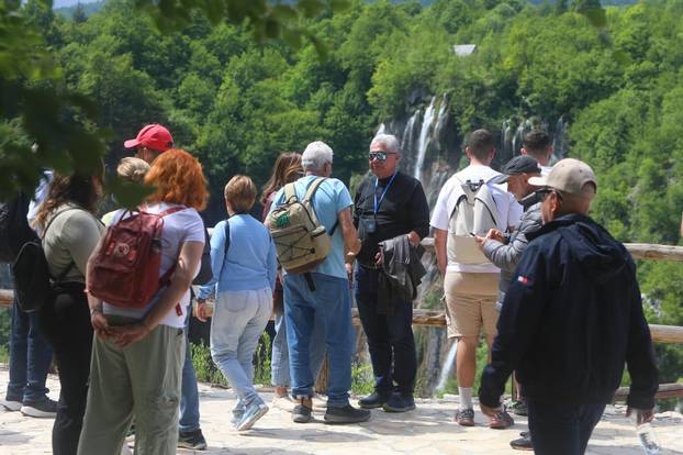 Turisti na Plitvicama