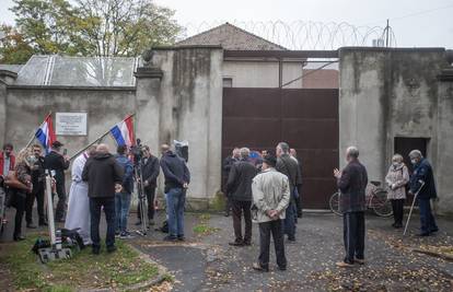 Režim ih  1945.  osudio na smrt, pokušali su pobjeći iz zatvora, pucali su u njih iz strojnica...